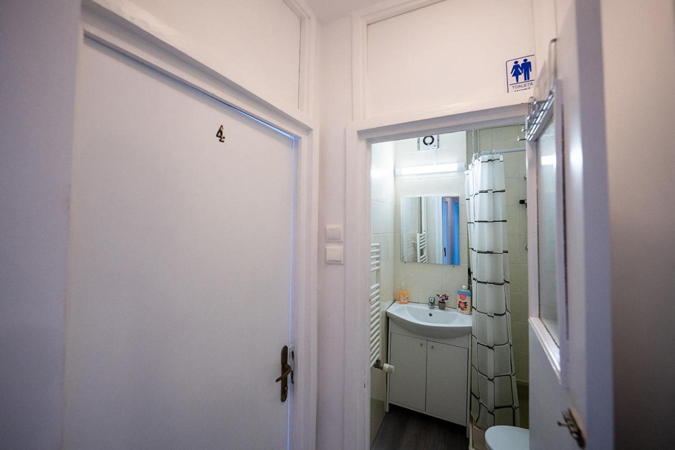 Edelweiss Apartment -Gara Brasov Braşov Exterior foto