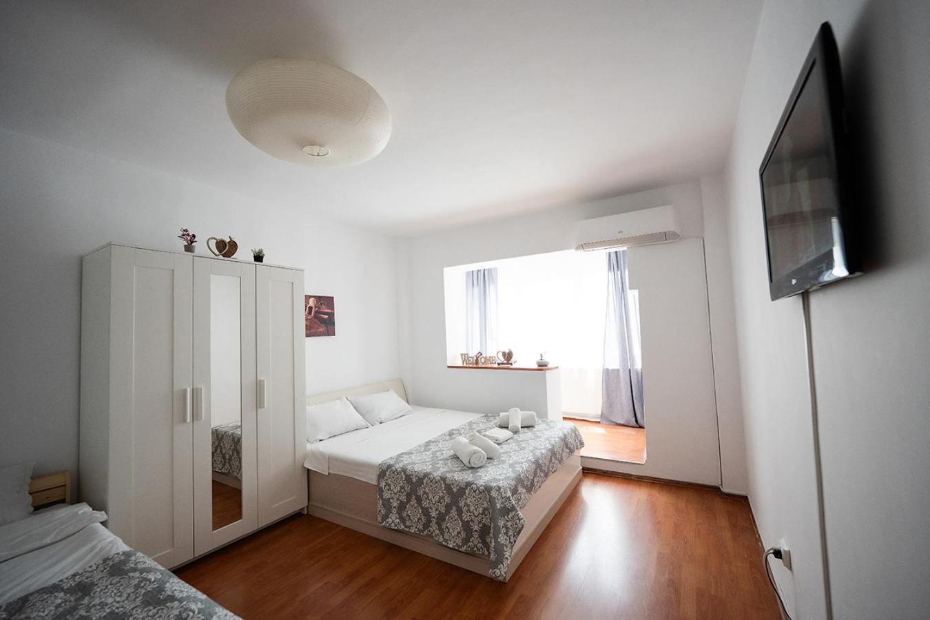 Edelweiss Apartment -Gara Brasov Braşov Exterior foto