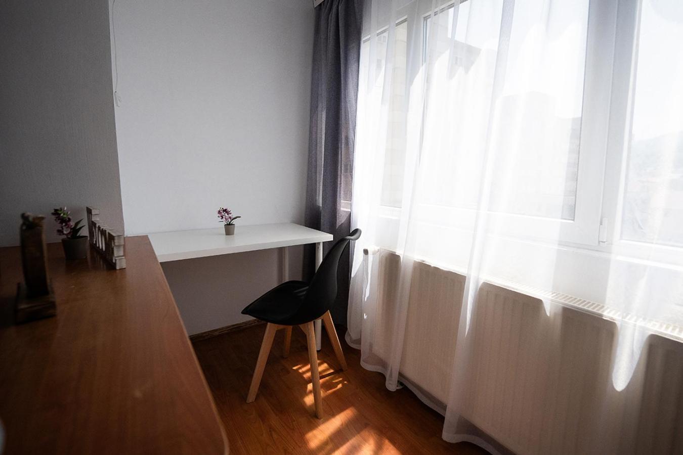 Edelweiss Apartment -Gara Brasov Braşov Exterior foto